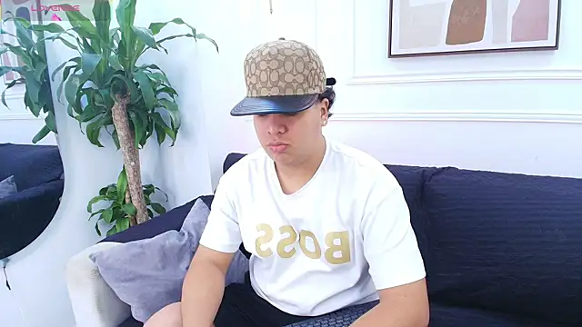 Snapshot of Naim_Bennetsex chatting on 10.06.25 Naim Bennetsex online show from 10.06.25