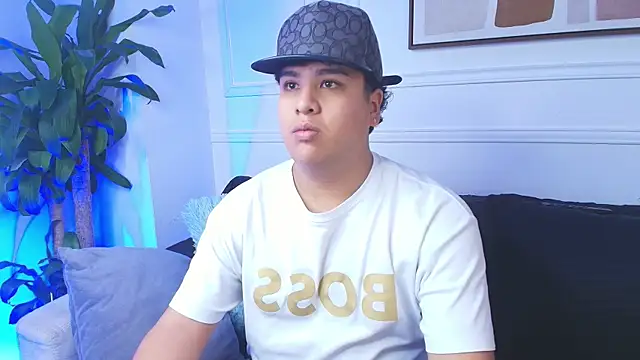 Snapshot of Naim_Bennetsex chatting on 10.14.25 Naim Bennetsex online show from 10.14.25