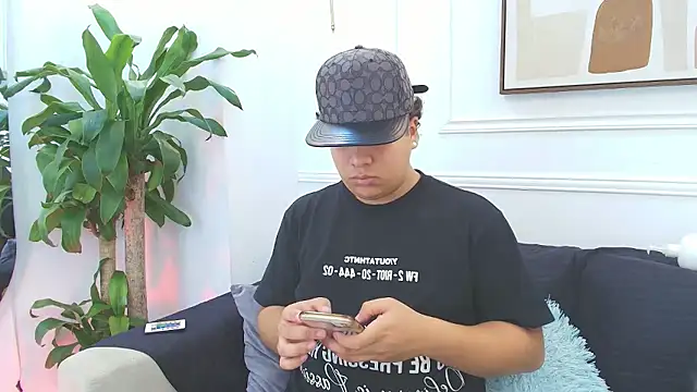 Snapshot of Naim_Bennetsex chatting on 10.20.25 Naim Bennetsex online show from 10.20.25