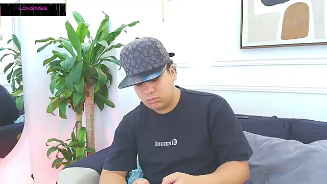 Snapshot of Naim_Bennetsex chatting on 10.22.25 Naim Bennetsex online show from 10.22.25