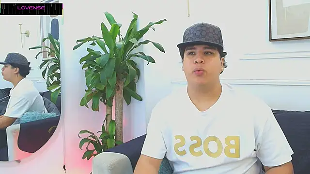 Snapshot of Naim_Bennetsex chatting on 10.23.25 Naim Bennetsex online show from 10.23.25