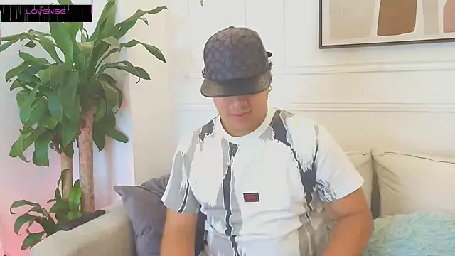 Snapshot of Naim_Bennetsex chatting on 10.24.25 Naim Bennetsex online show from 10.24.25