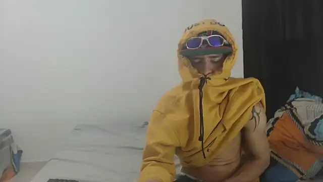 Snapshot of Dan_jonson15 chatting on 10.23.25 Dan jonson15 online show from 10.23.25