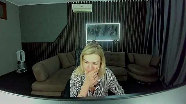 Anna Snows online show from 10.15.25