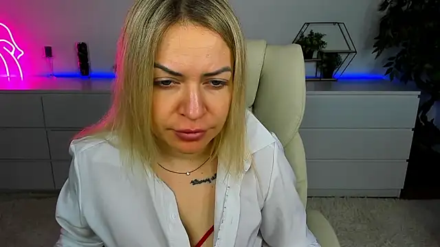 Anna Snows online show from 10.30.25