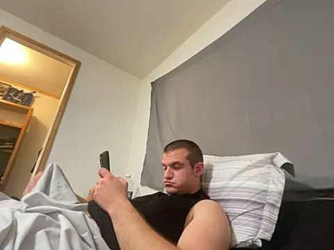 Snapshot of cumitted chatting on 10.31.25 cumitted online show from 10.31.25