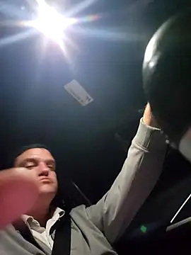 Snapshot of cumitted chatting on 11.11.25 cumitted online show from 11.11.25