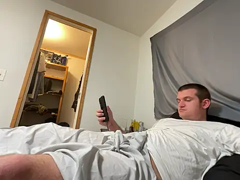 Snapshot of cumitted chatting on 11.13.25 cumitted online show from 11.13.25