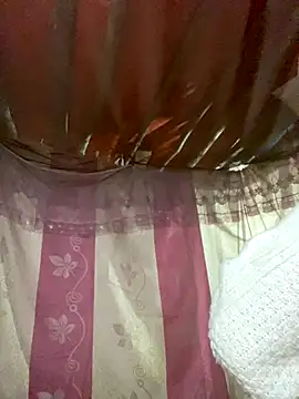 Snapshot of PhanHaa chatting on 09.25.25 PhanHaa online show from 09.25.25