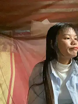 Snapshot of PhanHaa chatting on 09.26.25 PhanHaa online show from 09.26.25