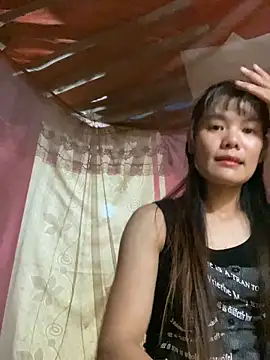 Snapshot of PhanHaa chatting on 10.03.25 PhanHaa online show from 10.03.25