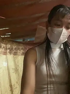 Snapshot of PhanHaa chatting on 10.21.25 PhanHaa online show from 10.21.25