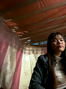 Snapshot of PhanHaa chatting on 11.06.25 PhanHaa online show from 11.06.25