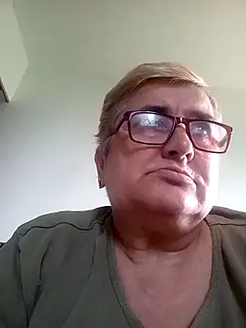 Snapshot of Sonya51561 chatting on 09.17.25 Sonya51561 online show from 09.17.25