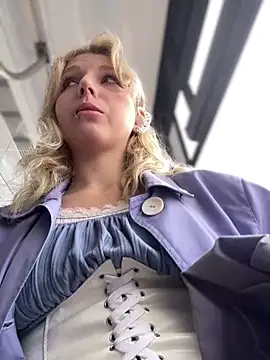 Snapshot of EveLittleSinner chatting on 09.16.25 EveLittleSinner online show from 09.16.25