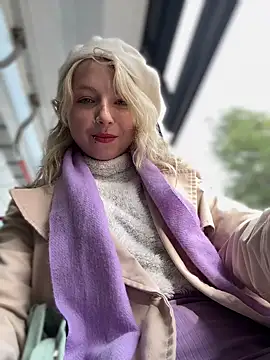 Snapshot of EveLittleSinner chatting on 09.24.25 EveLittleSinner online show from 09.24.25