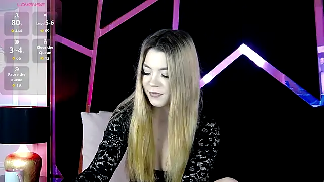 Breezelle online show from 12.15.25