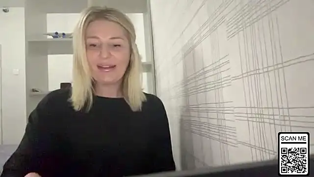 Snapshot of Blondie_xoxoxo chatting on 10.29.25 Blondie xoxoxo online show from 10.29.25