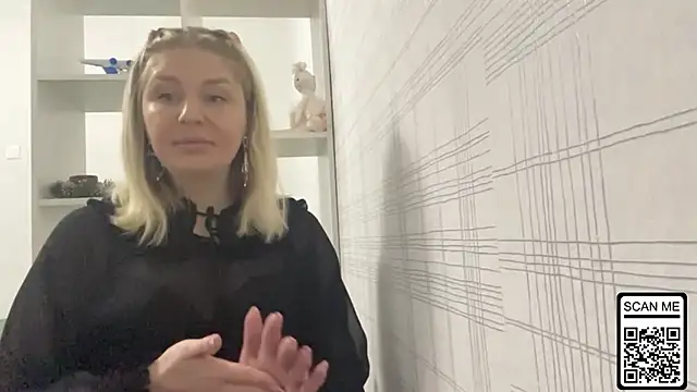 Snapshot of Blondie_xoxoxo chatting on 11.06.25 Blondie xoxoxo online show from 11.06.25