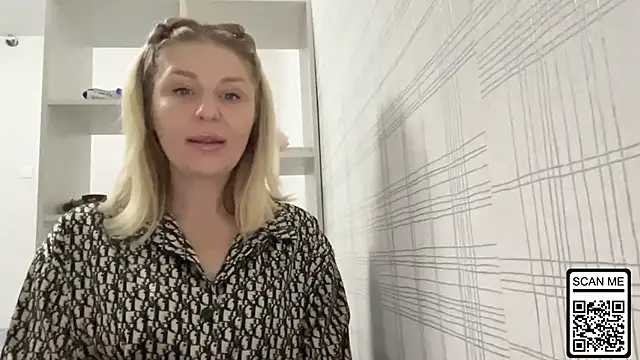 Snapshot of Blondie_xoxoxo chatting on 11.13.25 Blondie xoxoxo online show from 11.13.25