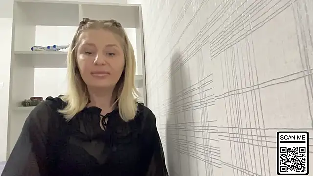 Snapshot of Blondie_xoxoxo chatting on 11.14.25 Blondie xoxoxo online show from 11.14.25