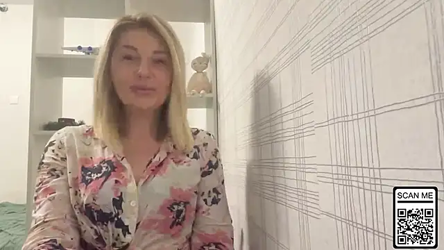 Snapshot of Blondie_xoxoxo chatting on 11.16.25 Blondie xoxoxo online show from 11.16.25