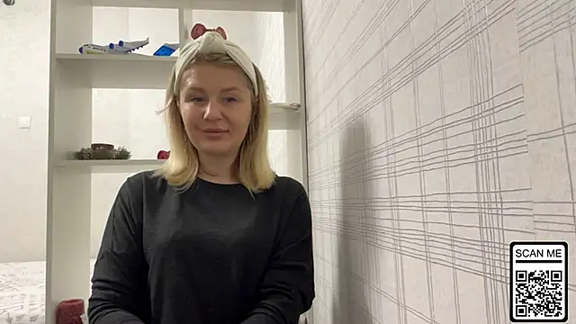 Blondie xoxoxo online show from 11.25.25