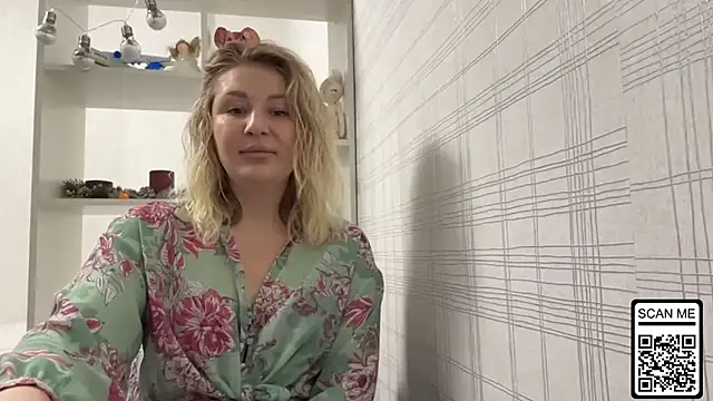 Blondie xoxoxo online show from 12.18.25