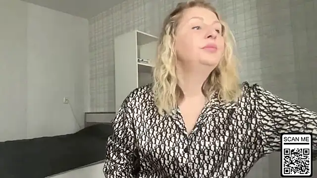 Blondie xoxoxo online show from 02.25.26