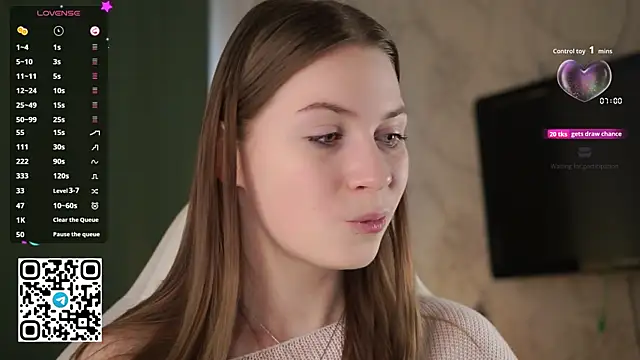 Snapshot of Stella_of_steel chatting on 10.17.25 Stella of steel online show from 10.17.25