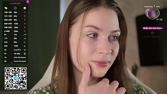 Snapshot of Stella_of_steel chatting on 10.19.25 Stella of steel online show from 10.19.25