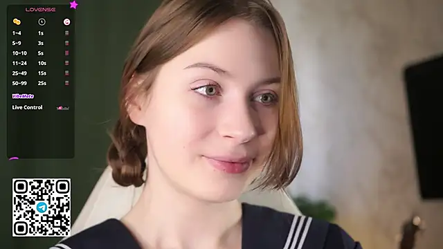 Snapshot of Stella_of_steel chatting on 10.24.25 Stella of steel online show from 10.24.25