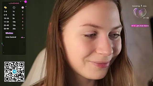 Snapshot of Stella_of_steel chatting on 10.25.25 Stella of steel online show from 10.25.25