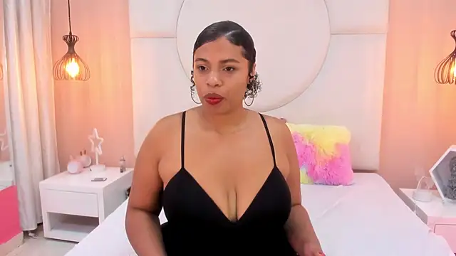 Laila Cairo online show from 11.08.25