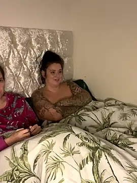 Charsworld online show from 11.27.25