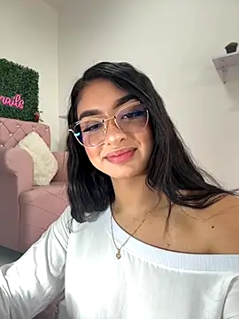 Snapshot of jenn_fit chatting on 10.02.25 jenn fit online show from 10.02.25