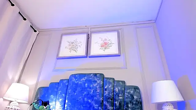 Snapshot of jenn_fit chatting on 10.17.25 jenn fit online show from 10.17.25