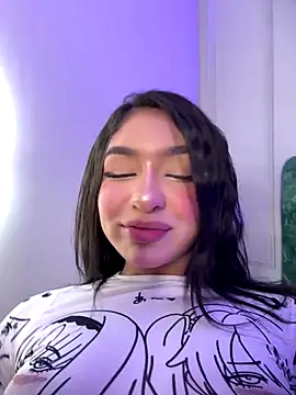 Snapshot of jenn_fit chatting on 10.30.25 jenn fit online show from 10.30.25