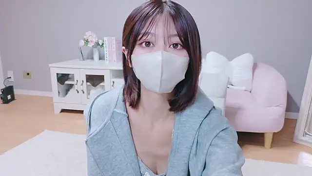 Yuna-ch online show from 09.20.25