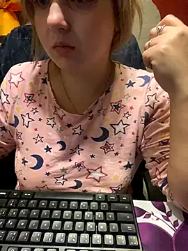 qSensi online show from 11.30.25