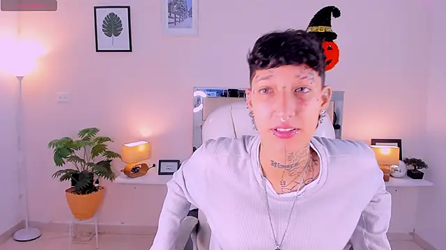 Luci Rose online show from 10.08.25