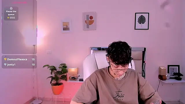 Luci Rose online show from 11.15.25