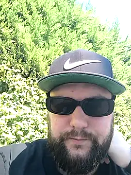 Snapshot of Ole_Plus chatting on 10.28.25 Ole Plus online show from 10.28.25