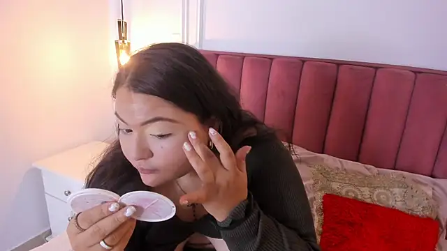 Tessa Sinclaire online show from 01.07.26