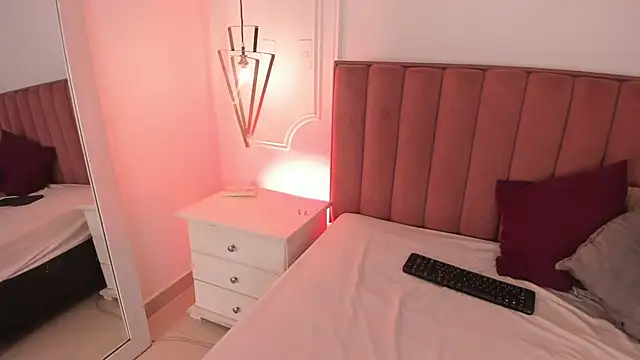 Tessa Sinclaire online show from 06.03.26