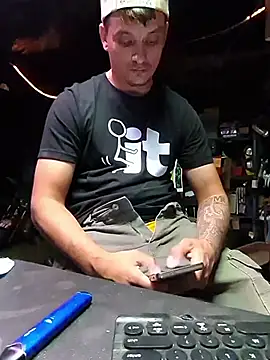 twistafatpipe online show from 10.18.25