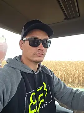 twistafatpipe online show from 10.25.25