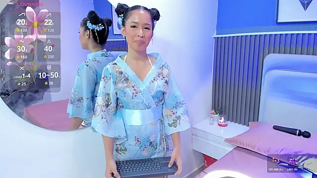 lily  star online show from 11.30.25