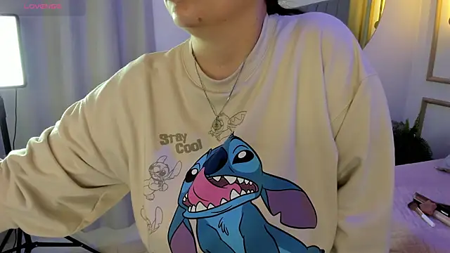 Snapshot of Ashley_Monroe chatting on 10.08.25 Ashley Monroe online show from 10.08.25