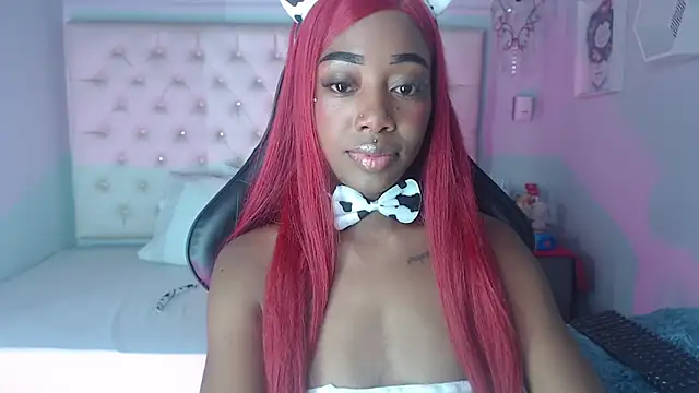 Snapshot of candyy_ebony chatting on 10.28.25 candyy ebony online show from 10.28.25